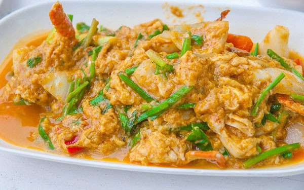 Stir Fried Seafood with Curry Powder